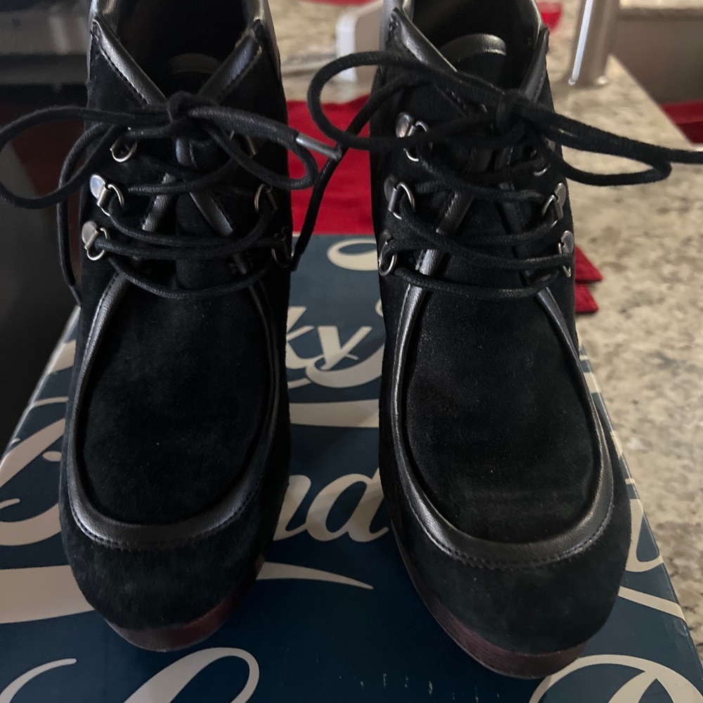 Block Bootie